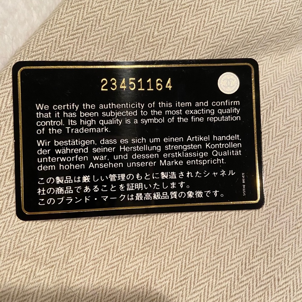 Authentic Chanel Neo Executive - Picture 10 of 12